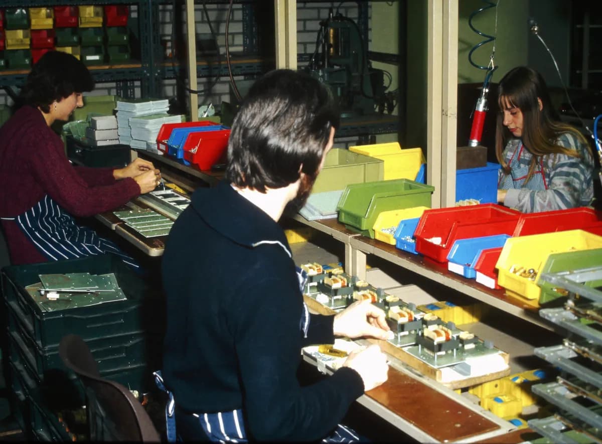 Pionieren in RFID-technologie & onze eerste elektronica-afdeling